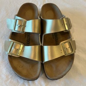 GOLD BIRKENSTOCKS SIZE 39 GREAT CONDITION!!